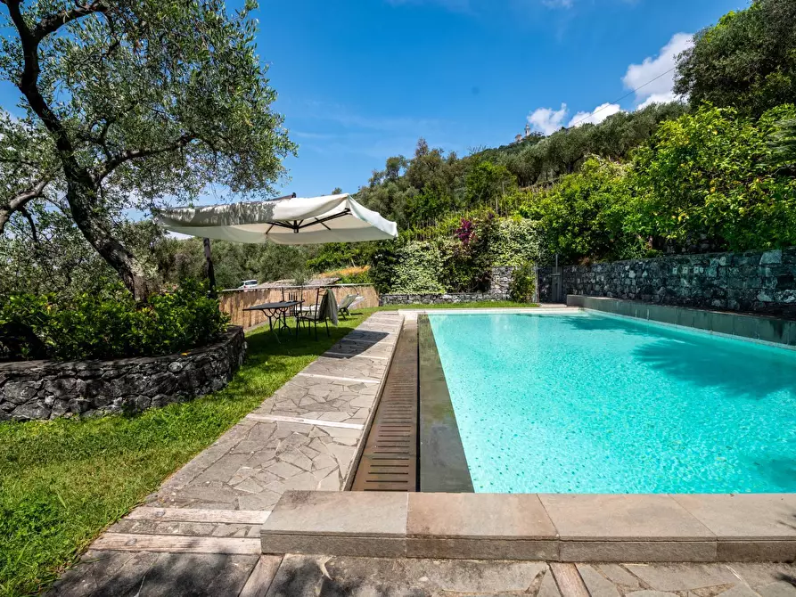 Immagine 3 di Villa in vendita  in via del laghetto 9 a Lavagna