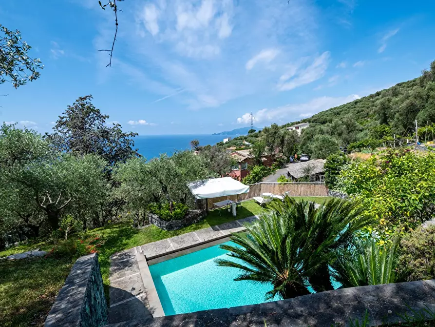 Immagine 6 di Villa in vendita  in via del laghetto 9 a Lavagna