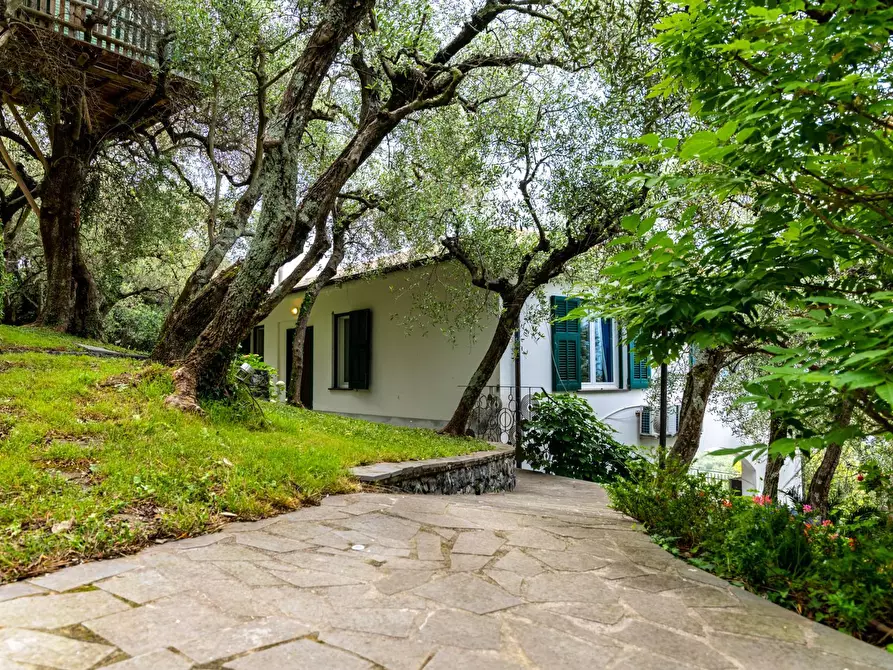 Immagine 26 di Villa in vendita  in via del laghetto 9 a Lavagna