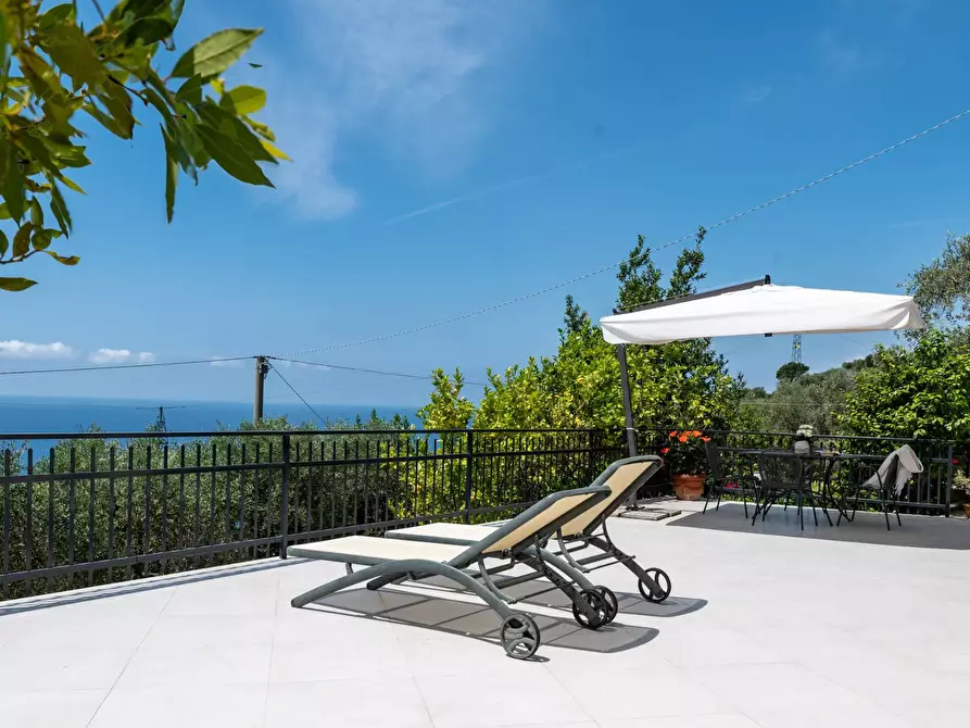 Immagine 35 di Villa in vendita  in via del laghetto 9 a Lavagna