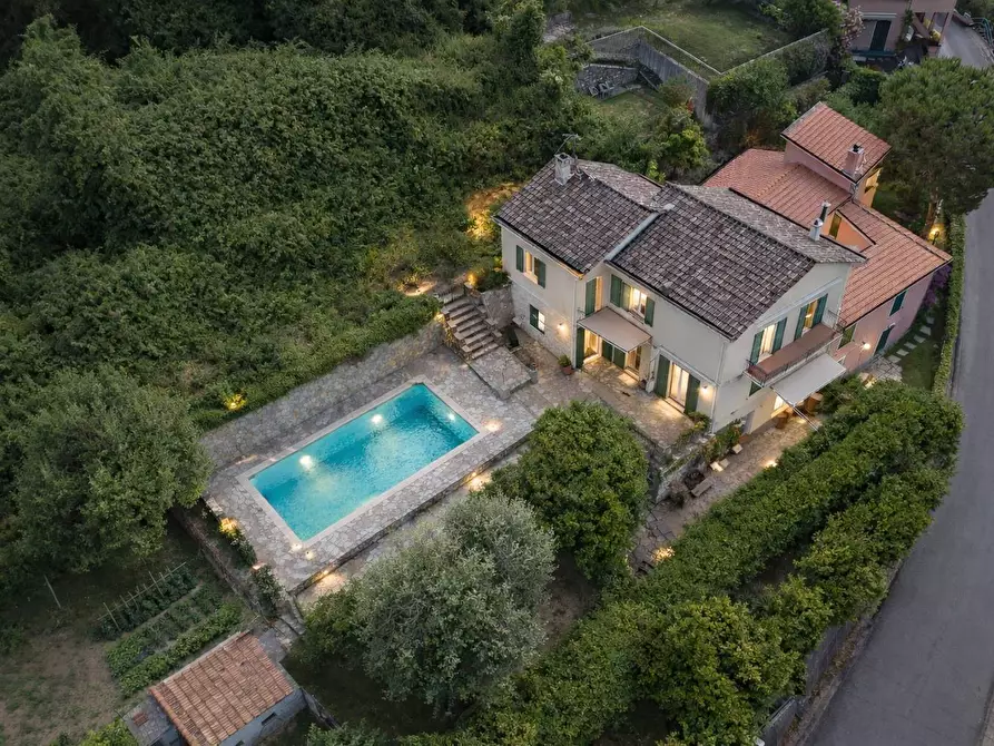 Immagine 1 di Villa in vendita  in san saturnino a Avegno