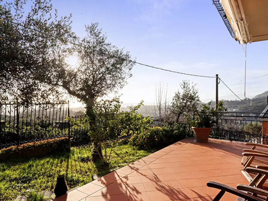 Immagine 1 di Villa in vendita  in Via Suea 75 a Lavagna