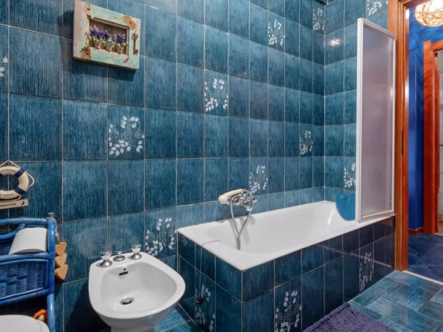 Immagine 13 di Appartamento in vendita  in Via Sam Benelli 43 a Rapallo