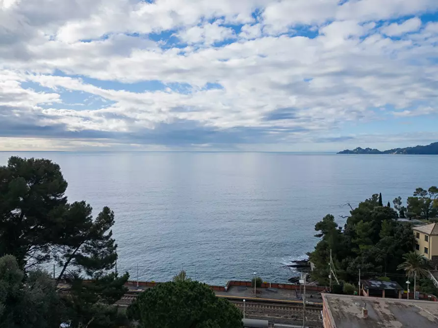 Immagine 15 di Appartamento in vendita  in Via Sam Benelli 43 a Rapallo