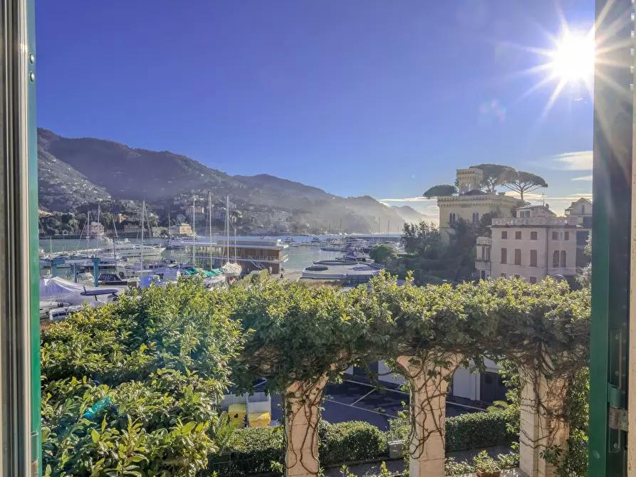 Immagine 2 di Appartamento in vendita  in Via San Michele 2 a Rapallo