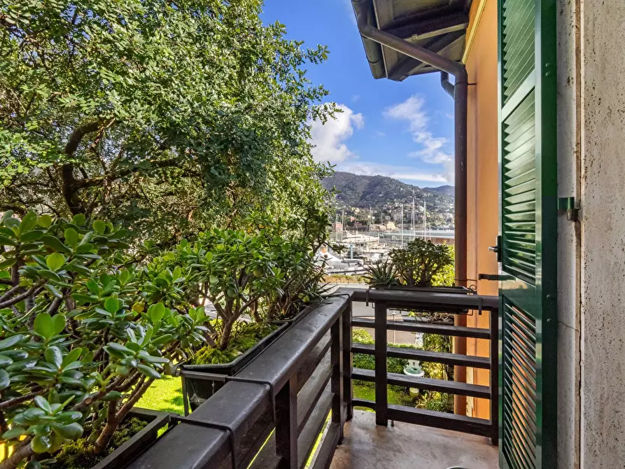 Immagine 11 di Appartamento in vendita  in Via San Michele 2 a Rapallo