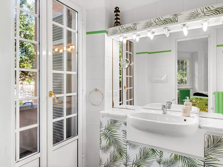 Immagine 14 di Appartamento in vendita  in Via San Michele 2 a Rapallo