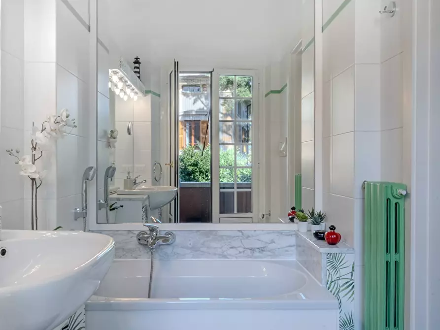 Immagine 15 di Appartamento in vendita  in Via San Michele 2 a Rapallo