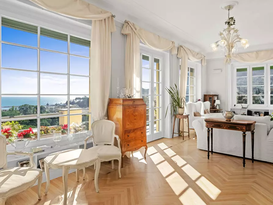 Immagine 2 di Appartamento in vendita  in Corso Nicolò Cuneo 43 a Rapallo