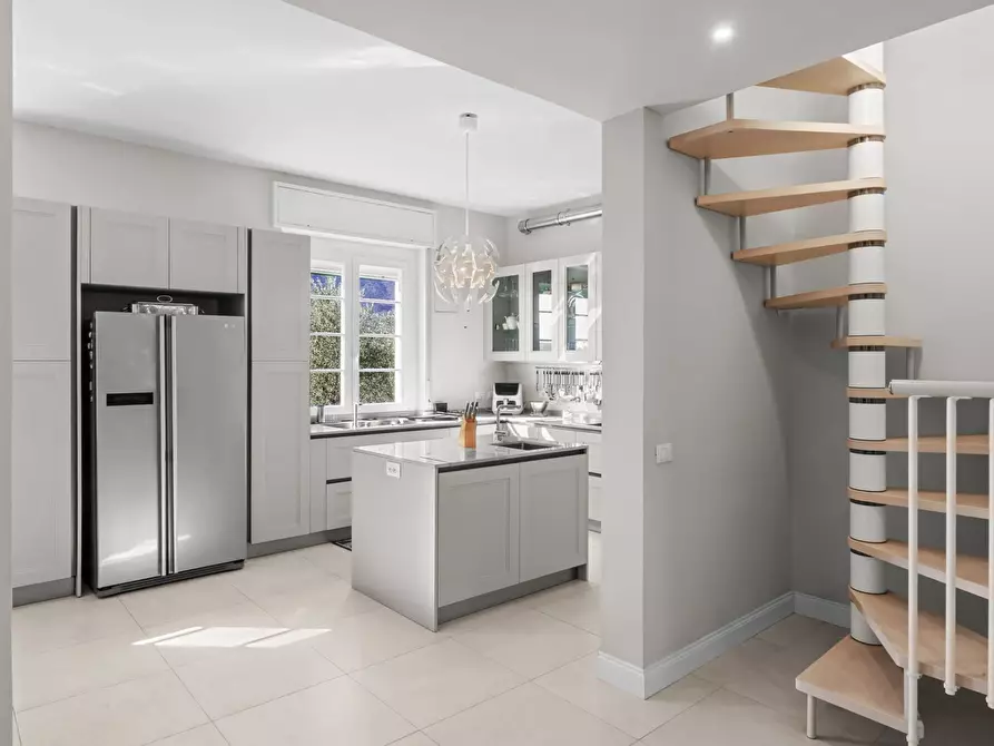 Immagine 13 di Appartamento in vendita  in Corso Nicolò Cuneo 43 a Rapallo