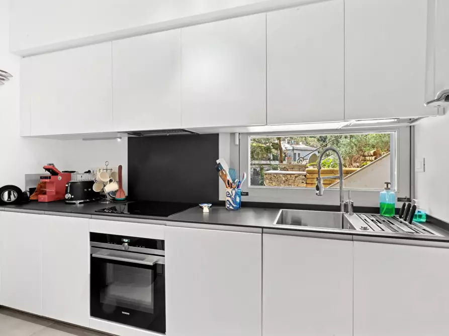 Immagine 7 di Appartamento in vendita  in Via Fioria 40 a Rapallo