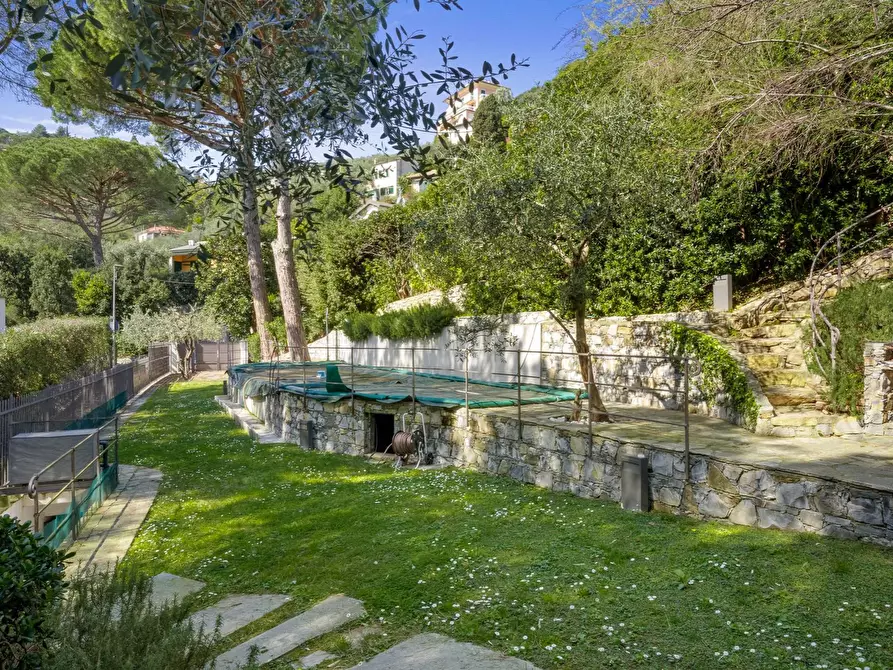 Immagine 30 di Appartamento in vendita  in Via Fioria 40 a Rapallo