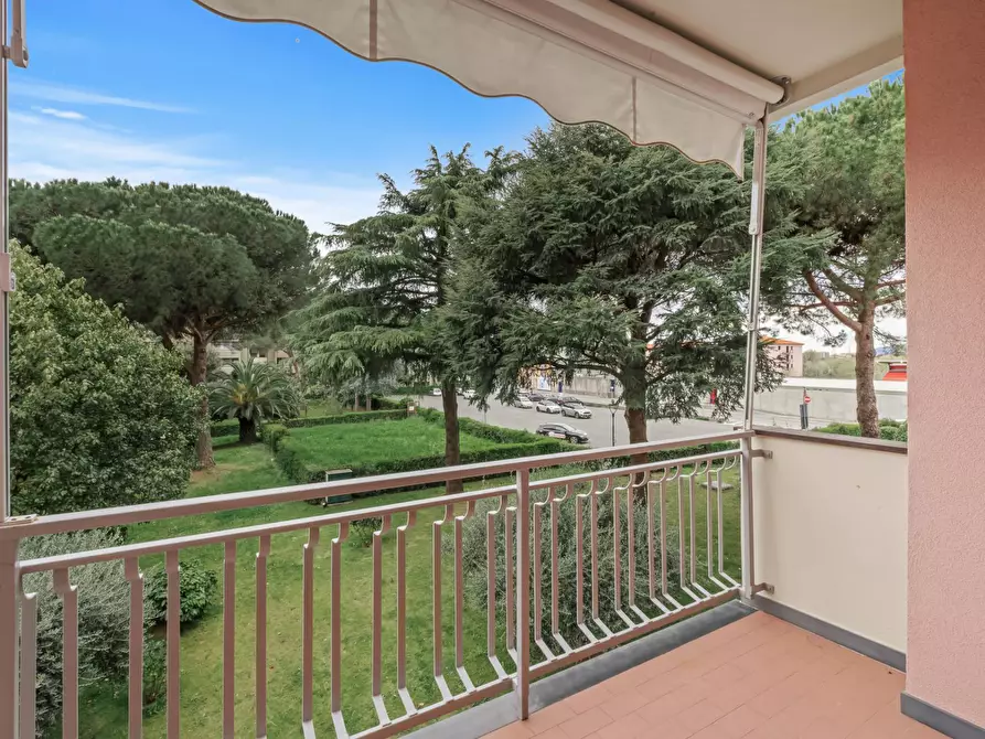 Immagine 1 di Appartamento in vendita  in Viale Negrotto Cambiaso 47 a Sestri Levante