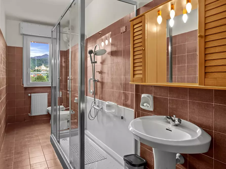 Immagine 19 di Appartamento in vendita  in Viale Negrotto Cambiaso 47 a Sestri Levante