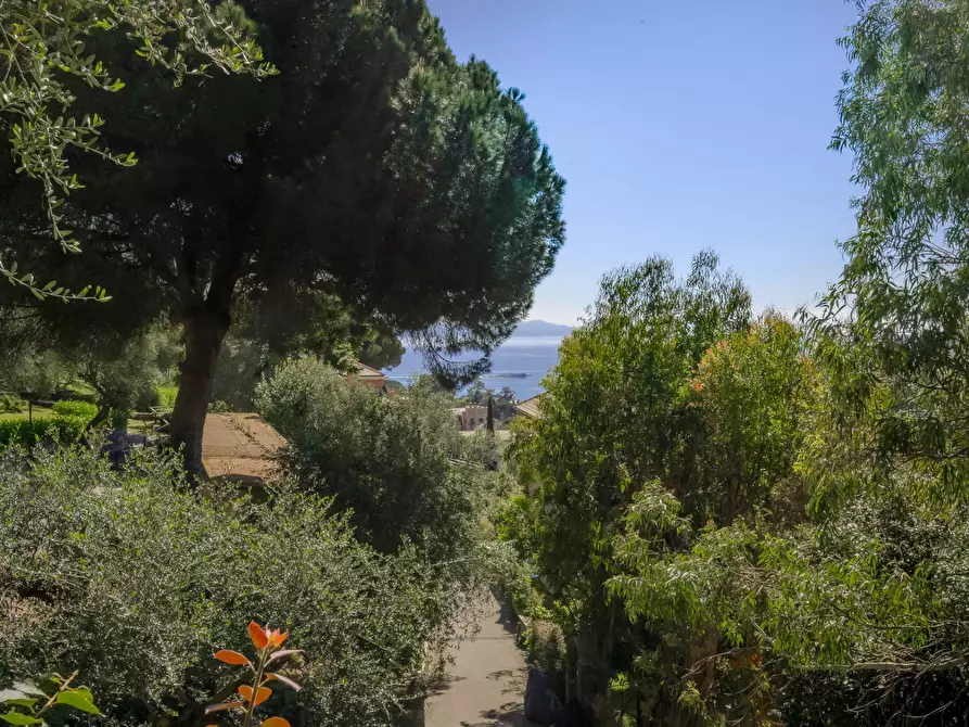 Immagine 23 di Appartamento in vendita  in Via Fioria 40 a Rapallo