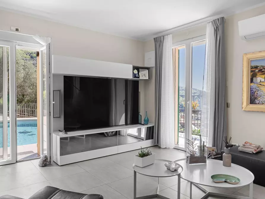 Immagine 4 di Villa in vendita  in via belvedere 18 a Avegno