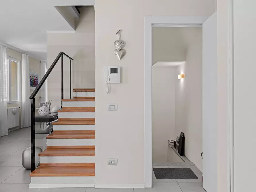 Immagine 6 di Villa in vendita  in via belvedere 18 a Avegno