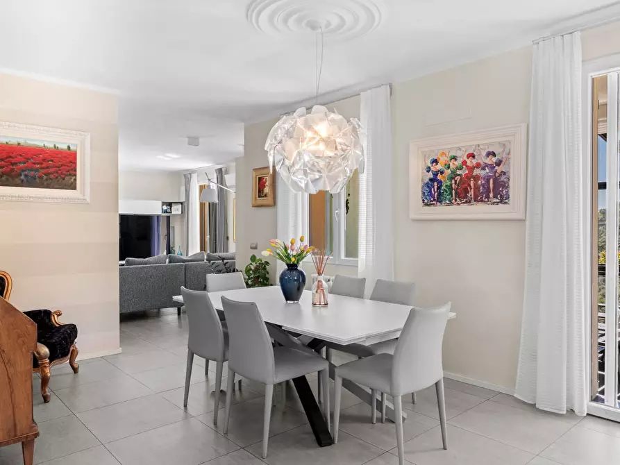Immagine 7 di Villa in vendita  in via belvedere 18 a Avegno