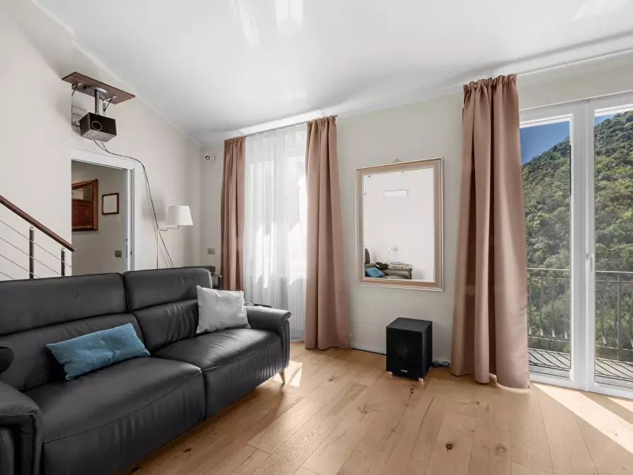 Immagine 19 di Villa in vendita  in via belvedere 18 a Avegno