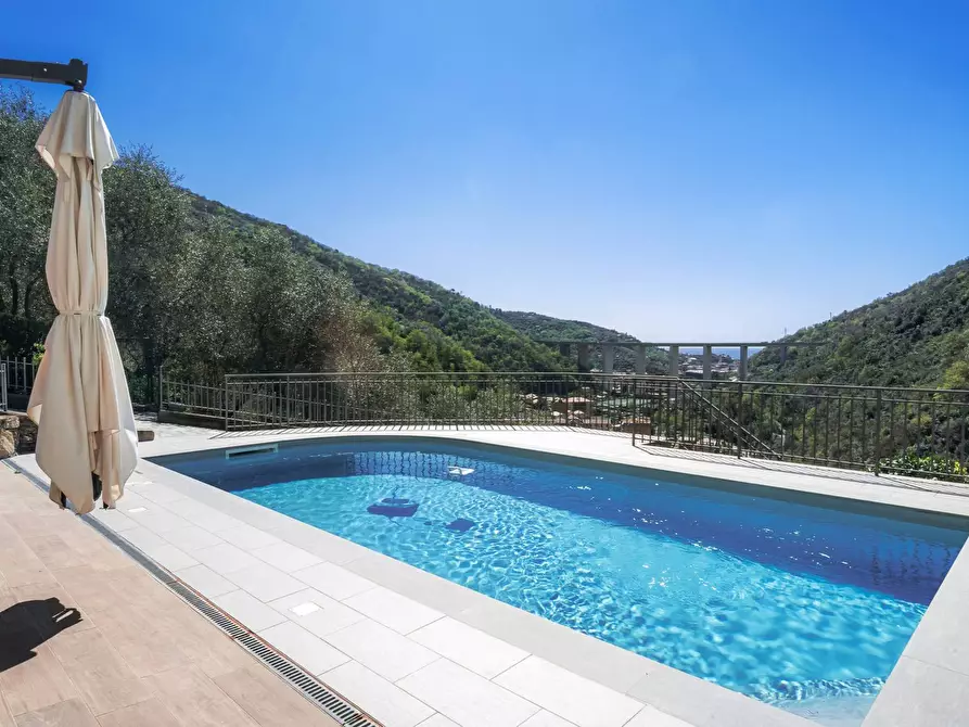 Immagine 38 di Villa in vendita  in via belvedere 18 a Avegno