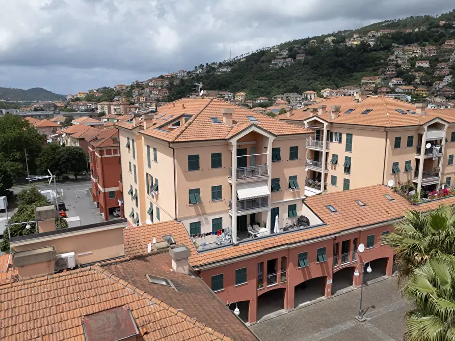 Immagine 2 di Appartamento in vendita  in Piazza Aldo Moro 21 a Avegno