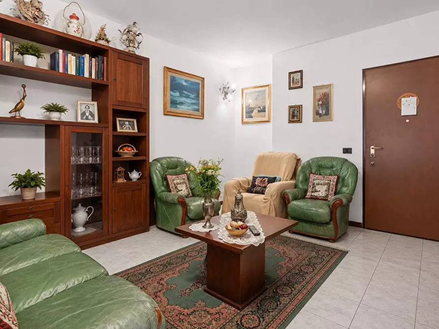 Immagine 7 di Appartamento in vendita  in Piazza Aldo Moro 21 a Avegno
