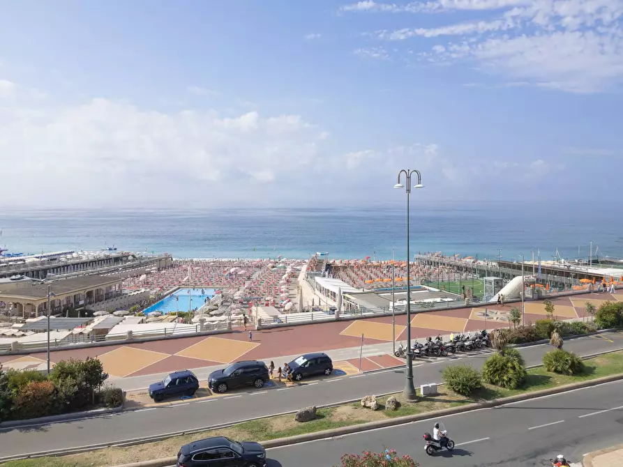 Immagine 1 di Appartamento in vendita  in Corso Italia 28 a Genova