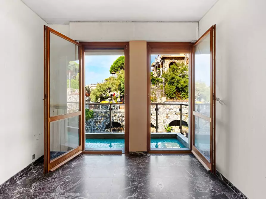 Immagine 3 di Appartamento in vendita  in Corso Italia 28 a Genova