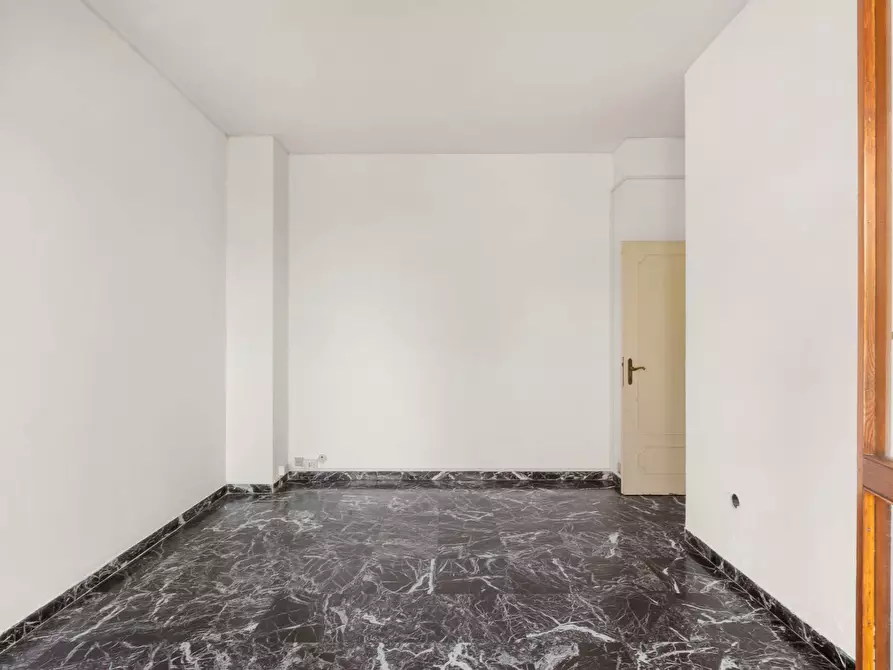 Immagine 5 di Appartamento in vendita  in Corso Italia 28 a Genova