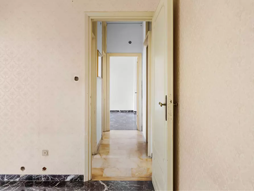 Immagine 8 di Appartamento in vendita  in Corso Italia 28 a Genova