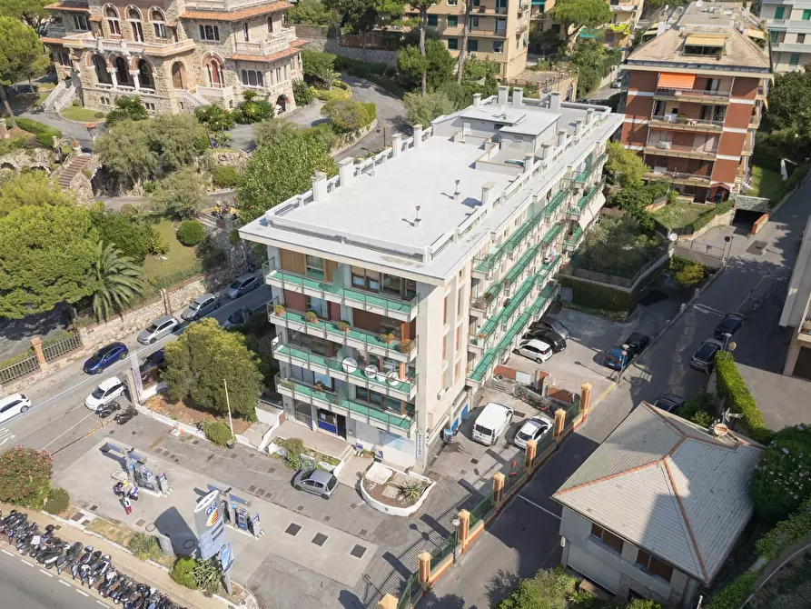 Immagine 17 di Appartamento in vendita  in Corso Italia 28 a Genova