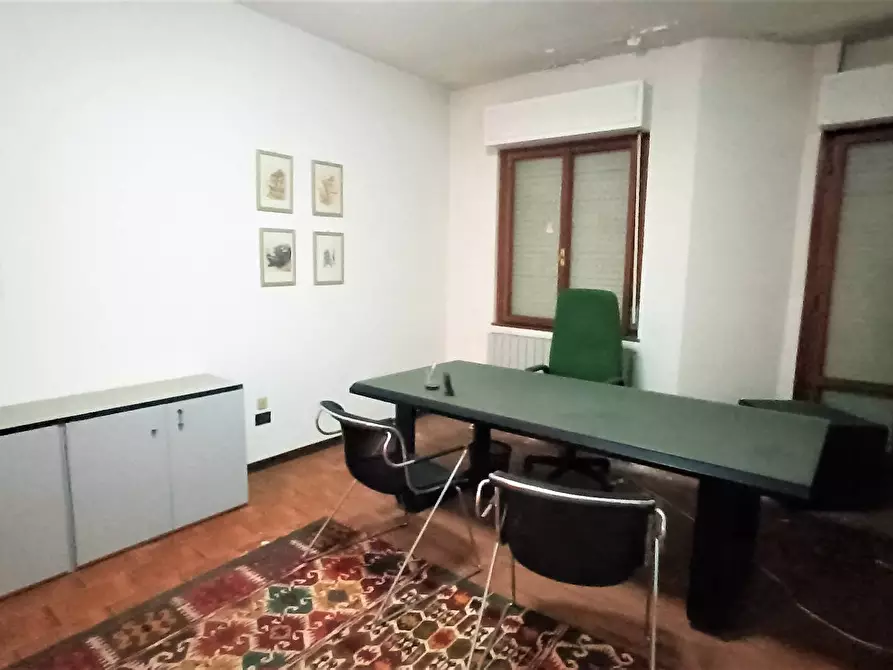 Immagine 1 di Ufficio in affitto  in Via santoro di santarosa a Civitanova Marche