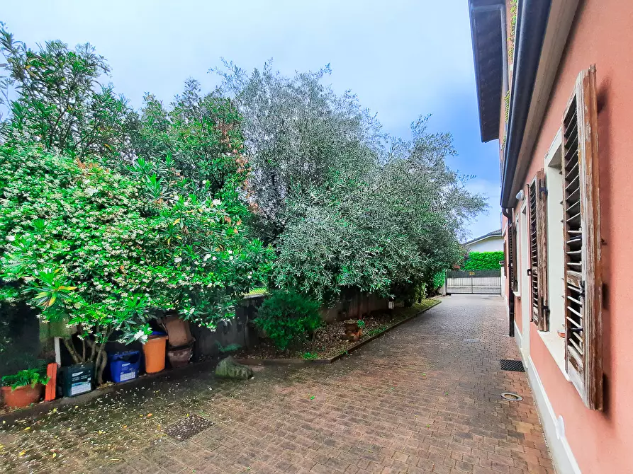 Immagine 60 di Casa semindipendente in vendita  in Via Costalunga 290 a Brescia