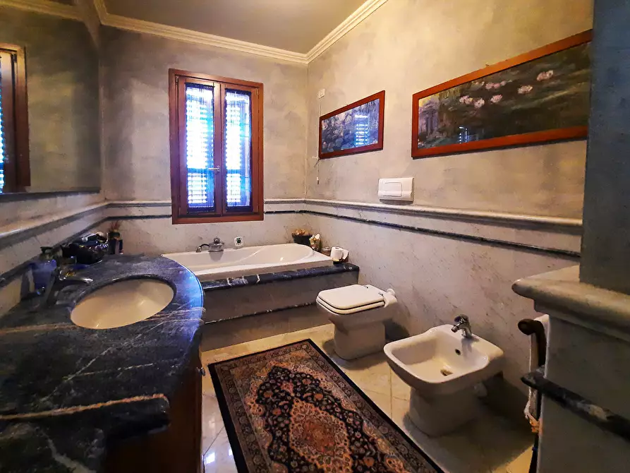 Immagine 35 di Casa semindipendente in vendita  in Via Costalunga 290 a Brescia