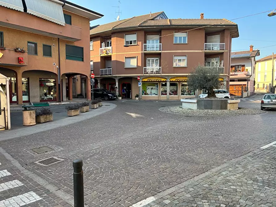 Immagine 6 di Negozio in vendita  in via Largo Diaz 22 a Pontoglio