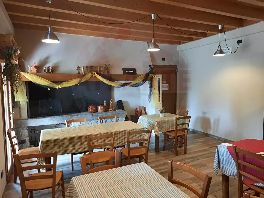 Immagine 25 di Rustico / casale in vendita  in via Rucca a Zone