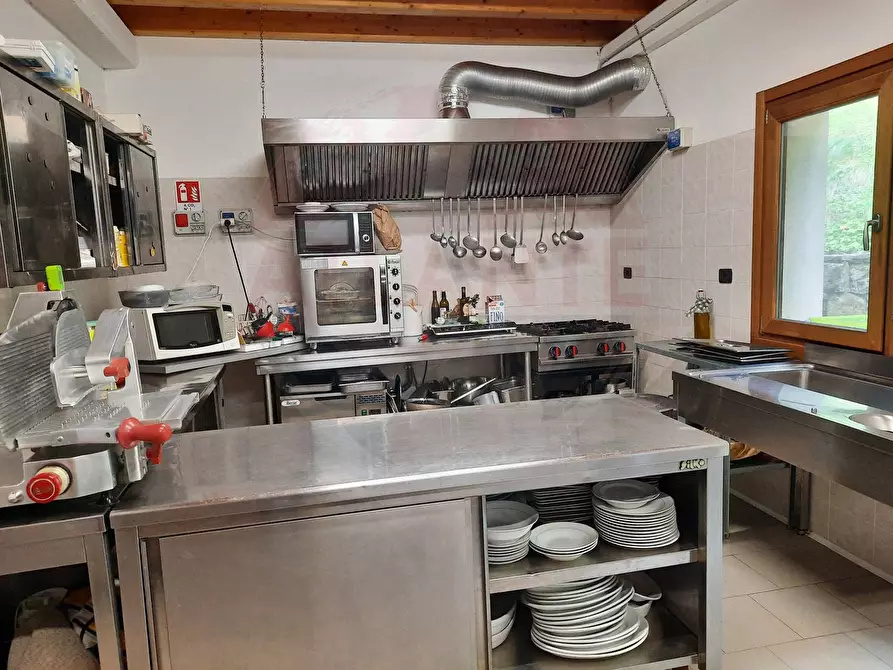 Immagine 29 di Rustico / casale in vendita  in via Rucca a Zone