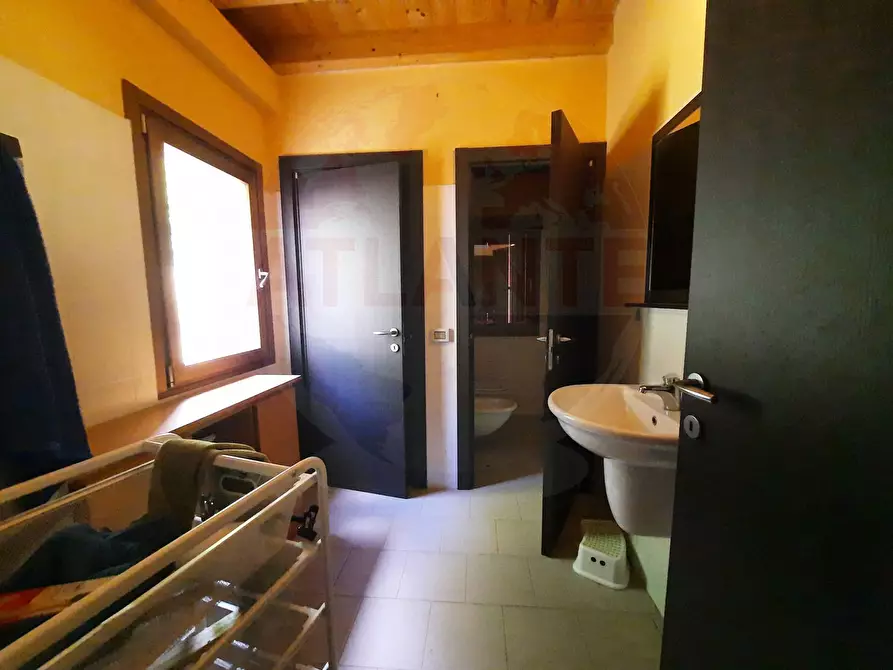 Immagine 38 di Rustico / casale in vendita  in via Rucca a Zone