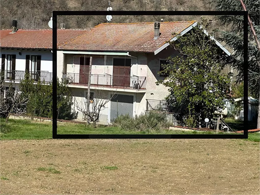 Immagine 5 di Casa semindipendente in vendita  in Regione Isole 11 a Alice Bel Colle