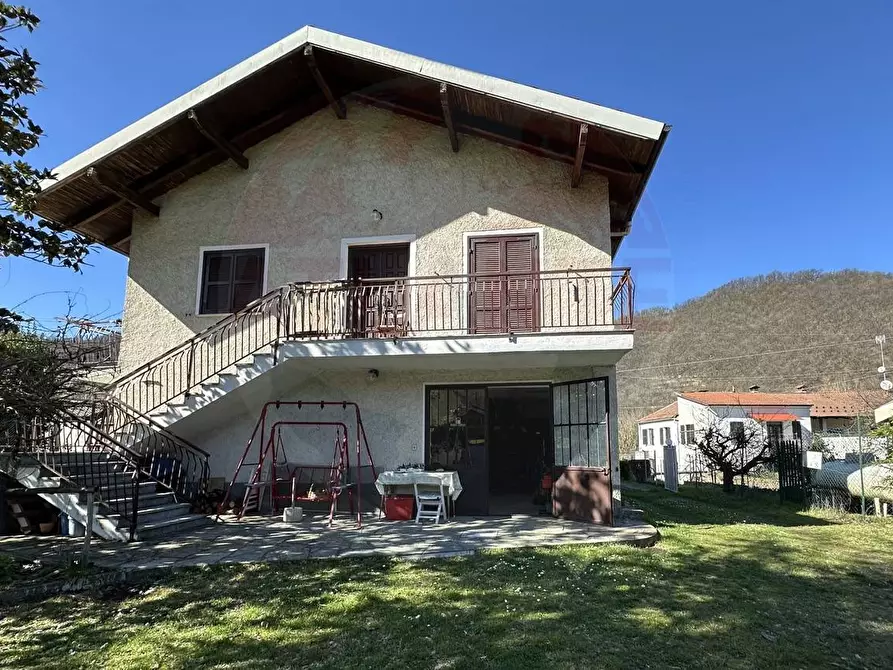 Immagine 2 di Casa semindipendente in vendita  in Regione Isole 11 a Alice Bel Colle