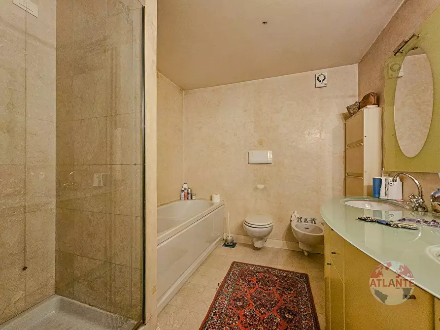 Immagine 41 di Appartamento in vendita  in Via Nino Bixio 50 a Brescia