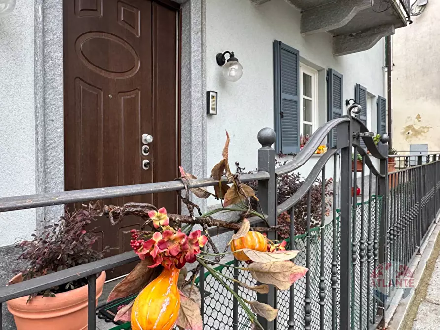 Immagine 4 di Villa in vendita  in Via Vittorio Emanuele II a Strevi