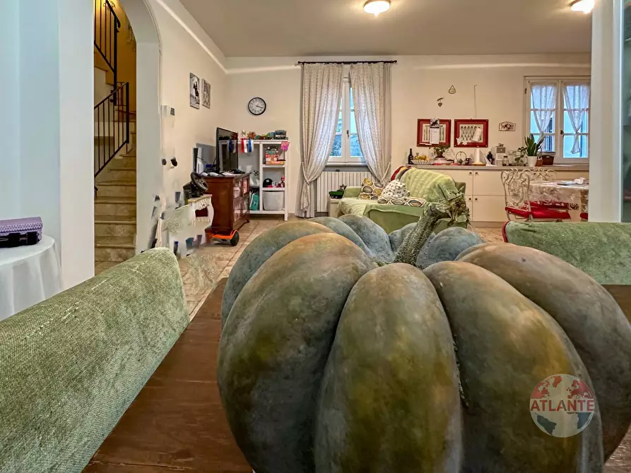 Immagine 11 di Villa in vendita  in Via Vittorio Emanuele II a Strevi