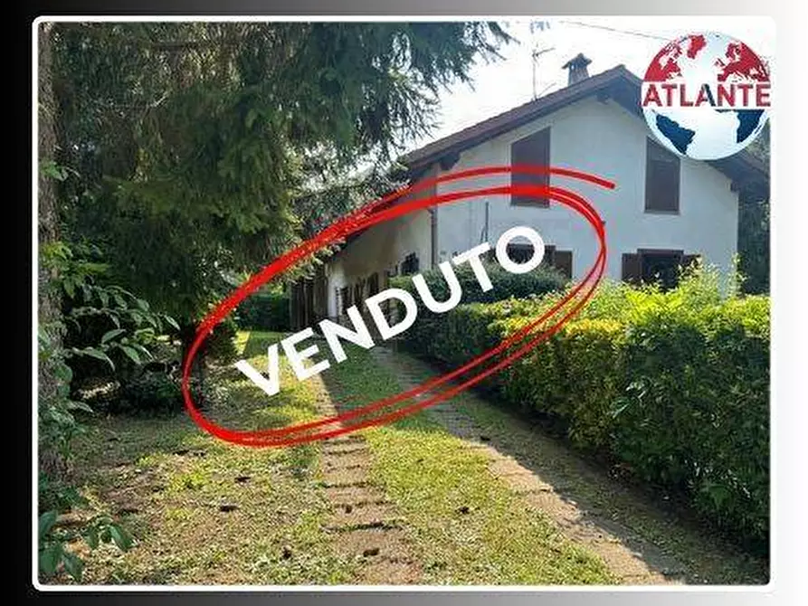 Immagine 1 di Casa semindipendente in vendita  in REGIONE SAN DESIDERIO a Monastero Bormida