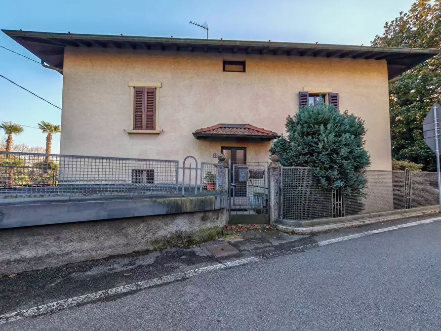Immagine 13 di Villa in vendita  in via Padania a Angolo Terme