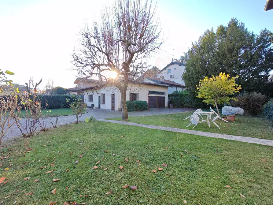 Immagine 21 di Villa in vendita  in via Padania a Angolo Terme