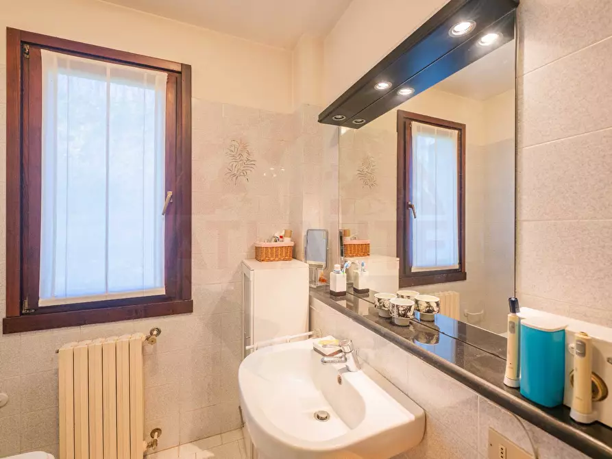 Immagine 141 di Casa semindipendente in vendita  in Via Burago 10 a Salò