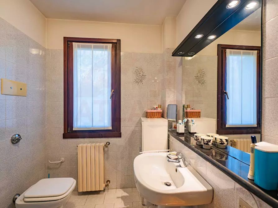 Immagine 47 di Casa semindipendente in vendita  in Via Burago 10 a Salò