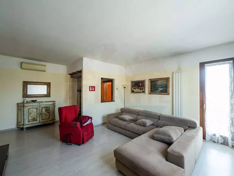 Immagine 3 di Villa in vendita  in Via Papa Giovanni 23 14 a Bariano