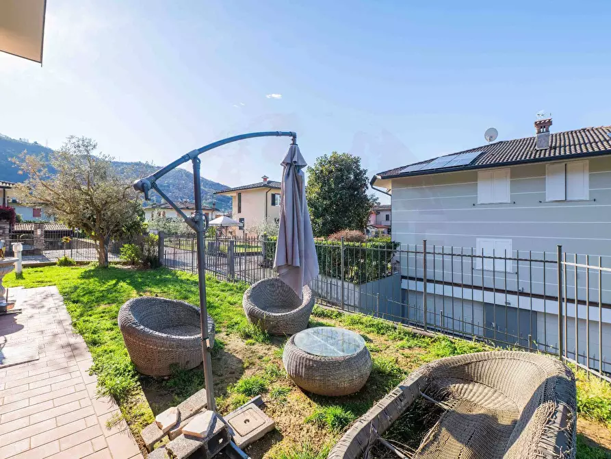 Immagine 24 di Appartamento in vendita  in Via Grisone 100 a Ome